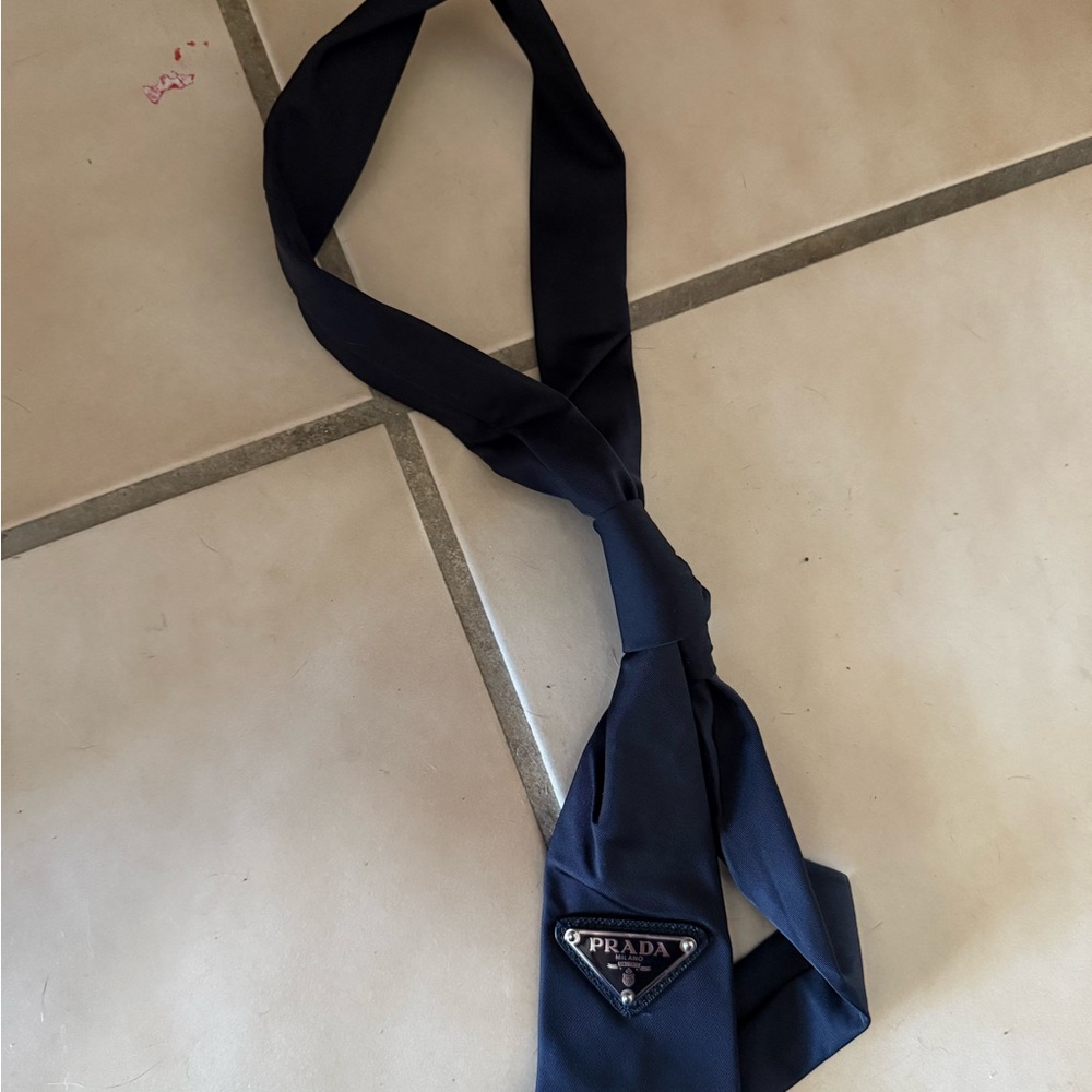 Prada Men’s silk Tie - Picture 2 of 3